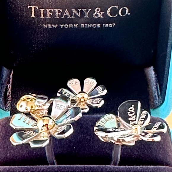 Tiffany & Co RTT Love Bugs Ladybug 3 Flower Cluster Ring. 18K & Silver. Size 6. - Picture 2 of 16